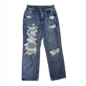 American Eagle 90’s Boyfriend Distressed Jeans